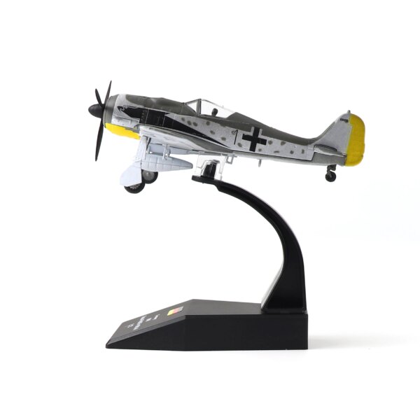 NUOTIE 1/72 Focke-Wulf Fw 190A-8 German Classic Fighter Diecast Model with Stand Prebuilt for Collection